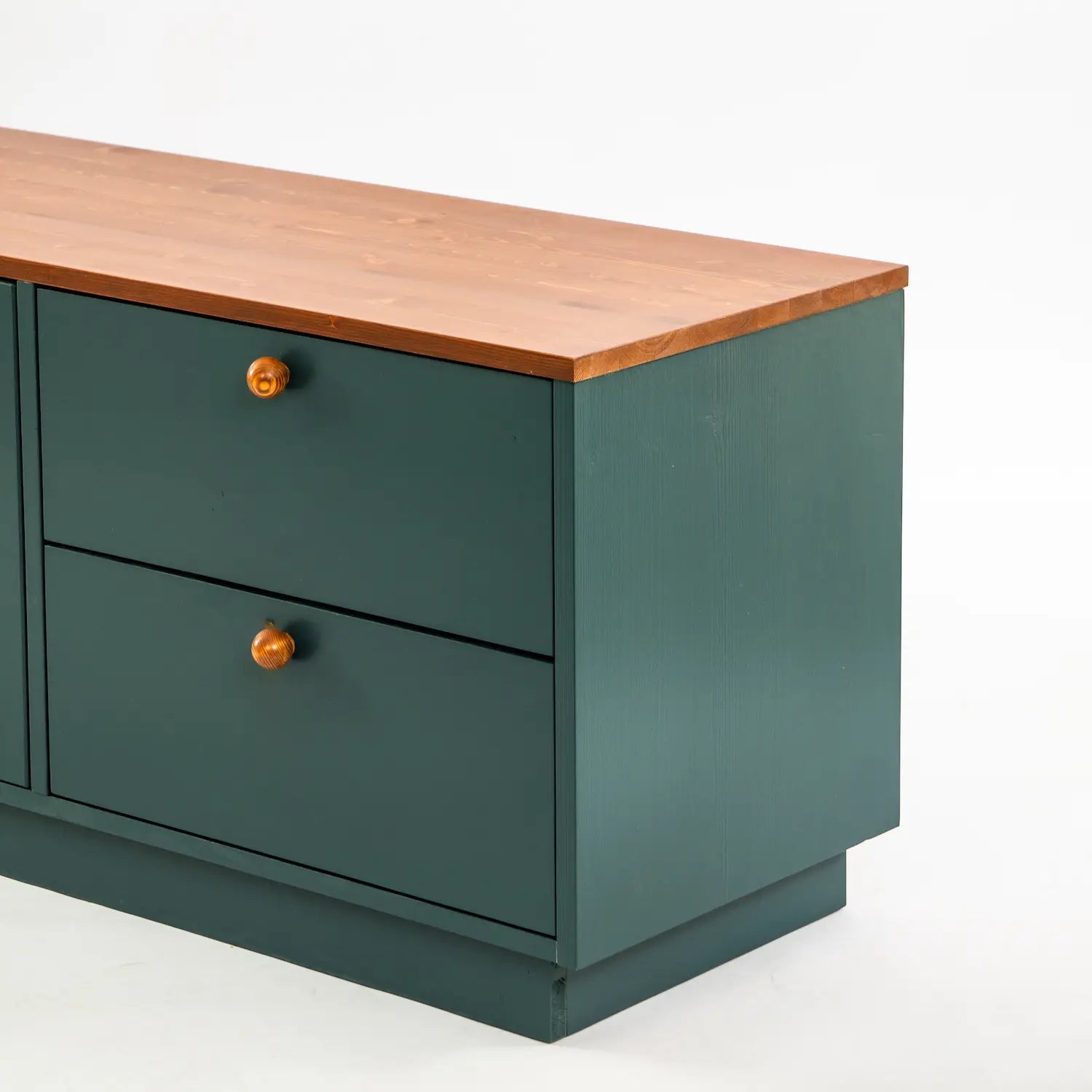 Massief houten lowboard | Lundia Basics | Dennengroen & Arrosto