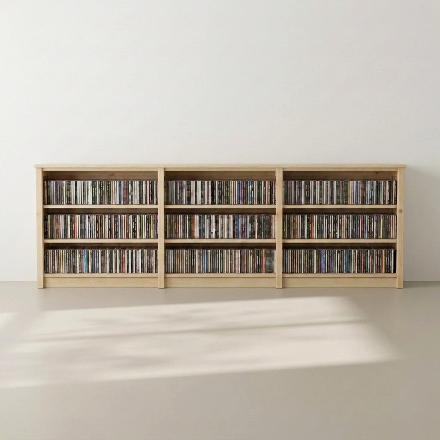 Meuble bas CD/DVD | Lundia Original | Bois laqué transparent, sfeerbeeld perspectief