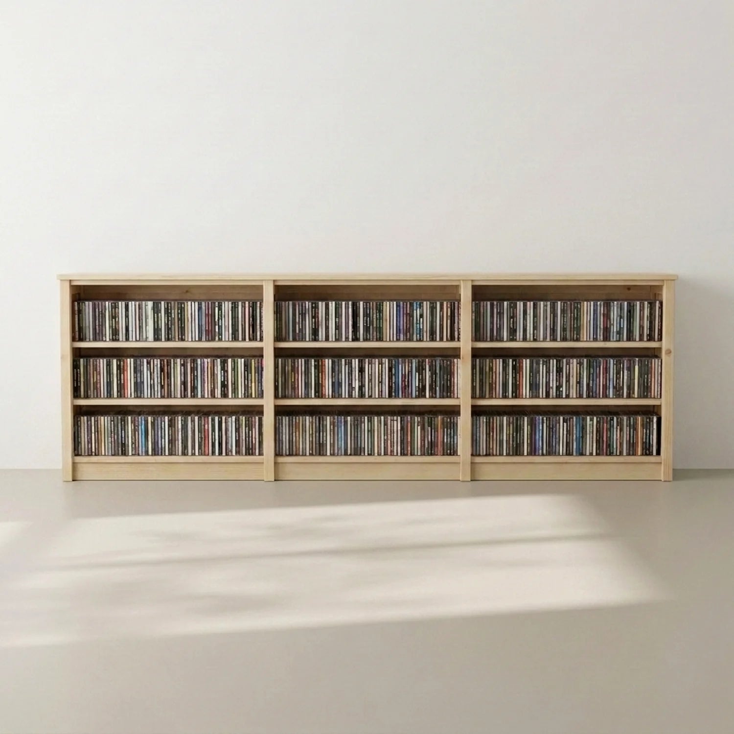 Meuble bas CD/DVD | Lundia Original | Bois laqué transparent, sfeerbeeld perspectief