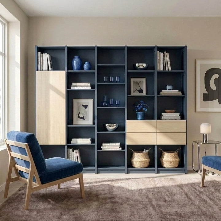 Boeken wandkast met deuren en laden | Lundia Original | Haagsblauw & blank gelakt hout, sfeerbeeld vooraanzicht
