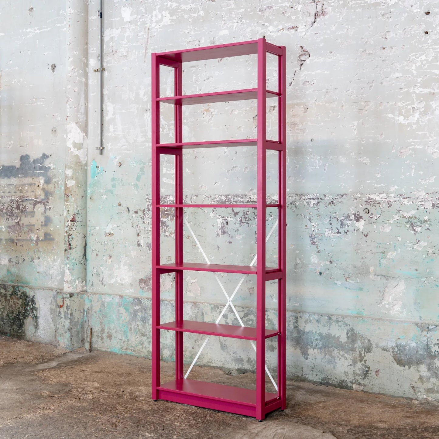 Open bookcase | Lundia Original | Bordeaux red solid wood, side view empty
