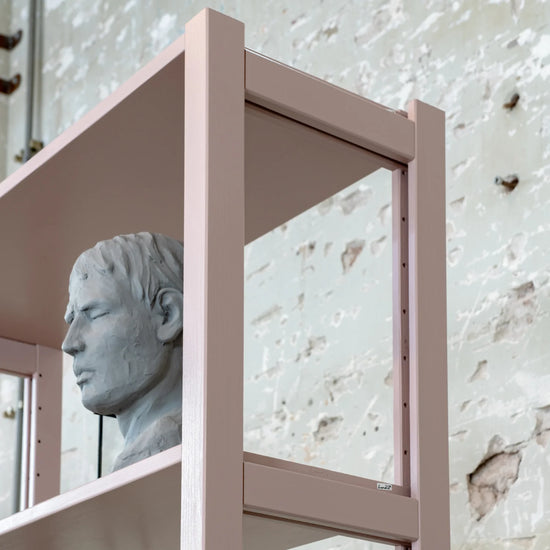 Bookcase detail | Lundia Original | Chalk pink solid wood upright with adjustable shelves