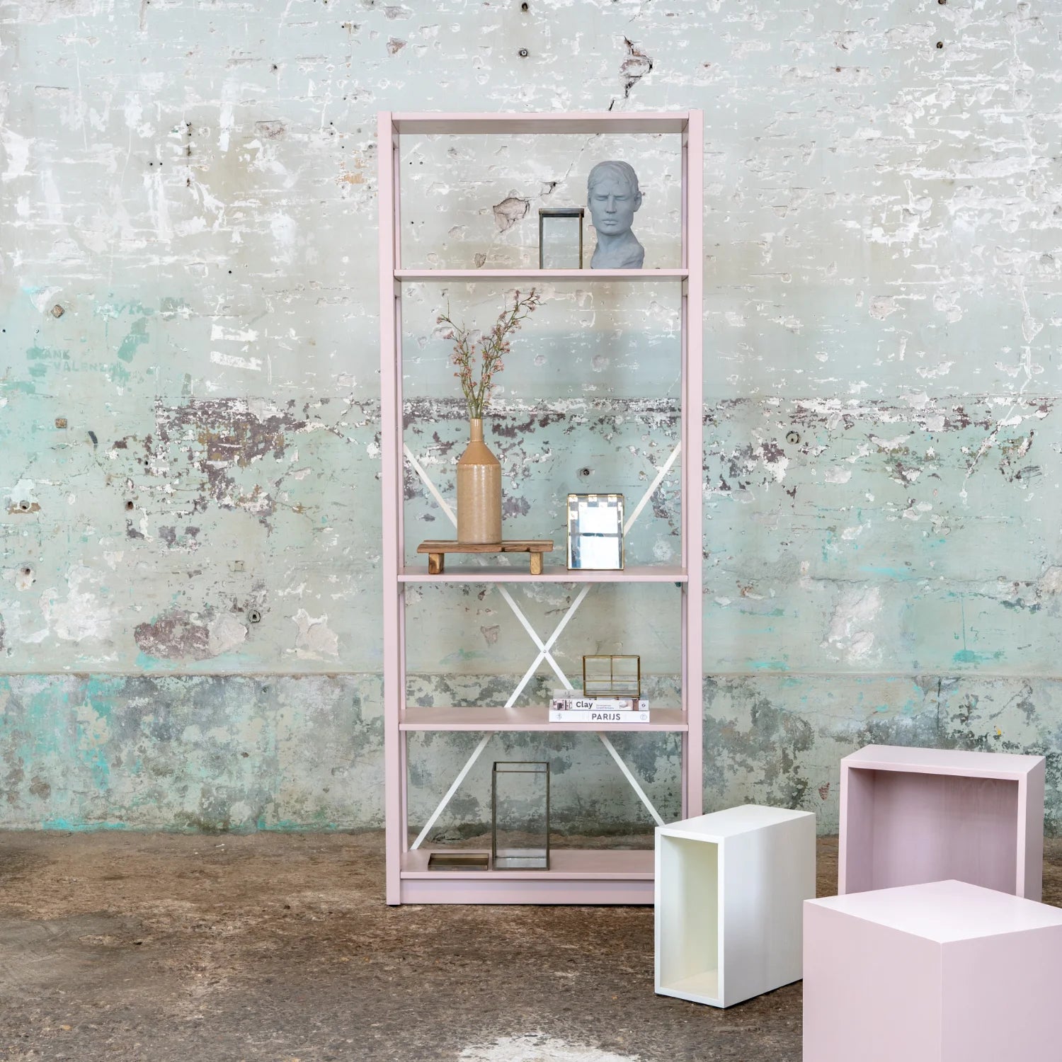 Bookcase | Lundia Original | Chalk pink solid wood with vase, sculpture and decoration