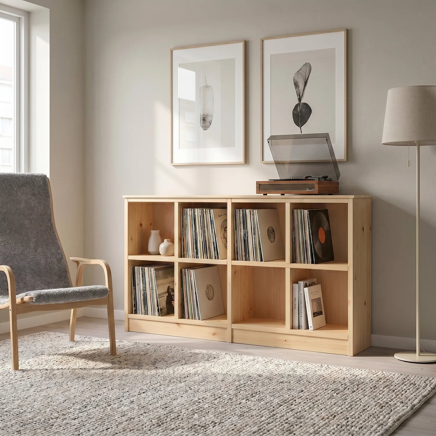 Scandinavische Lundia Libre LP-kast in blank gelakt, sfeerbeeld vooraanzicht