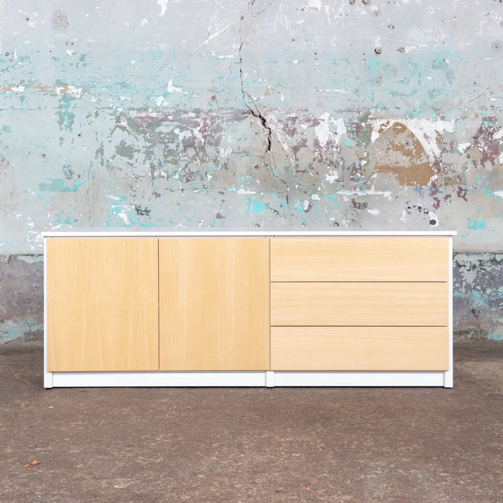 Scandinavian sideboard | Lundia Original | Clear lacquered & white solid wood, empty front view