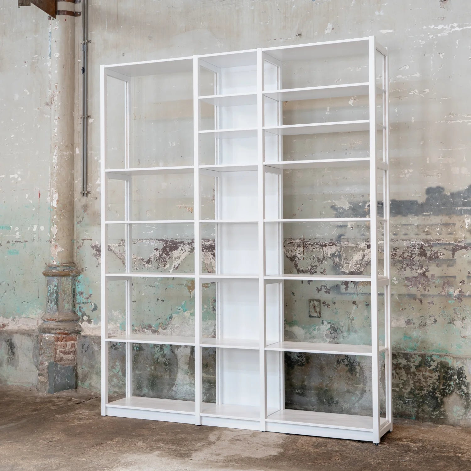 Wall cabinet | Lundia Original | Signal white solid wood three-part system, side view
