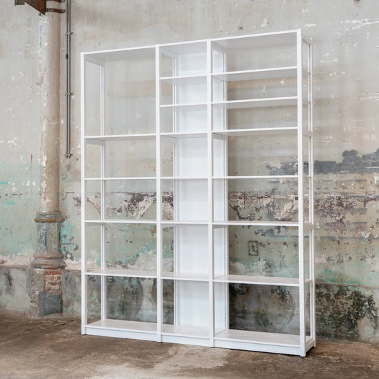 Wall cabinet | Lundia Original | Signal white solid wood three-part system, side view